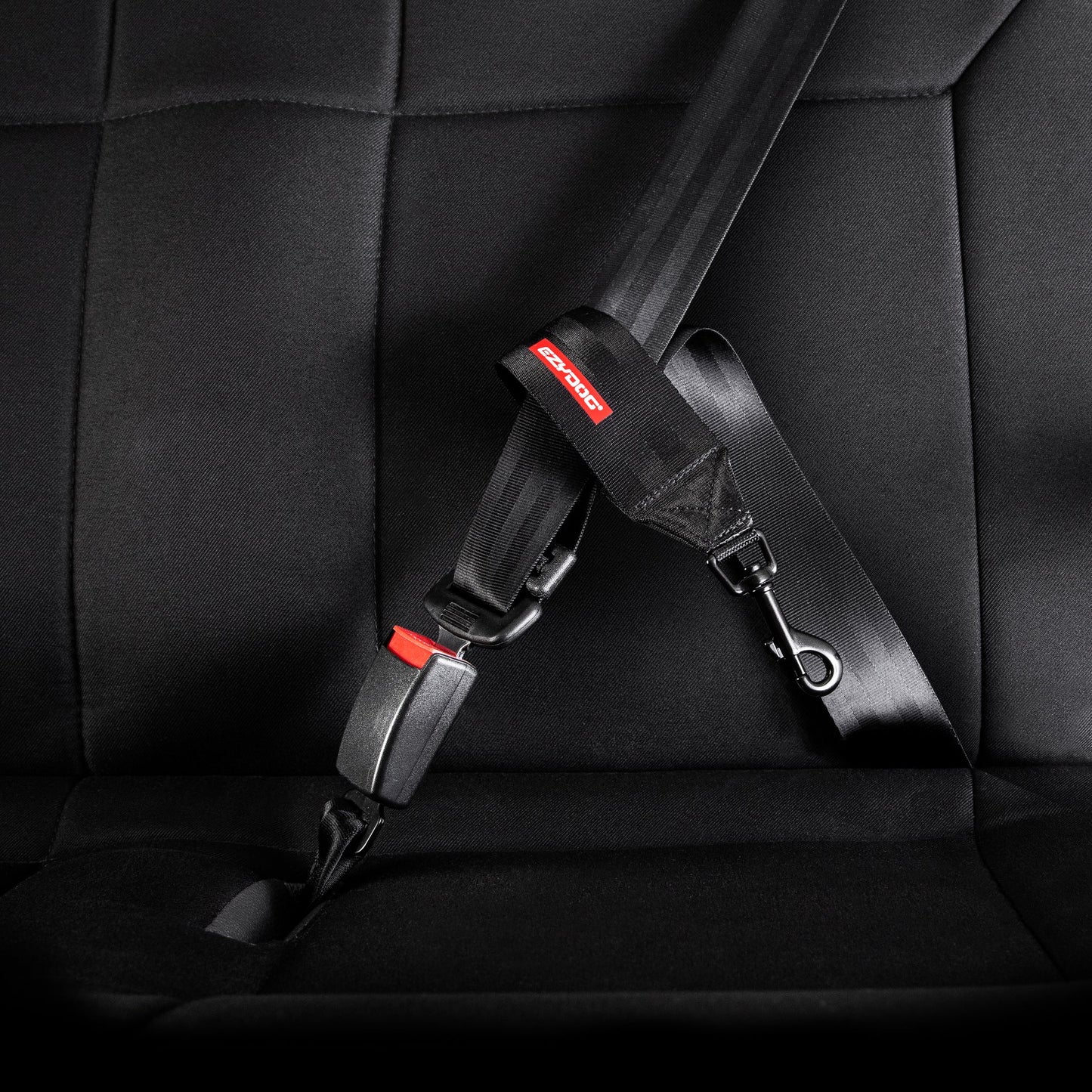 EzyDog Adjustable Car Restraint  [Standard Seatbelt]
