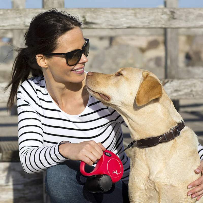 Retractable Dog Lead | New Classic Tape Red - Peticular